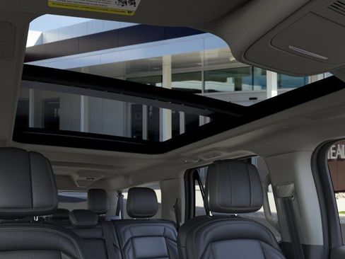 New 2026 Lincoln Navigator L Reserve AWD/4WD image 22