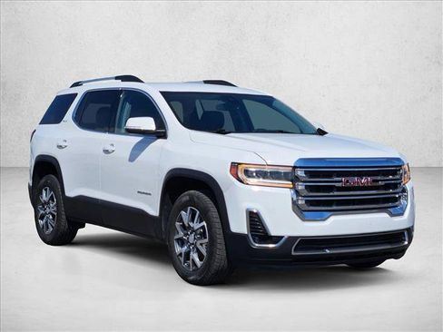 Used 2023 GMC Acadia SLT FWD image 3
