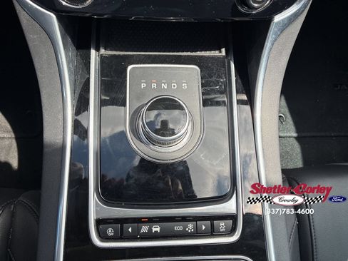 Used 2018 Jaguar XF Premium RWD image 29