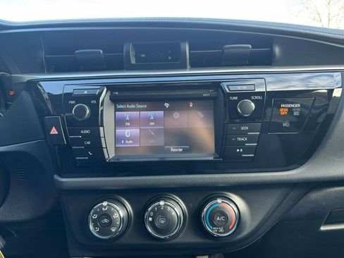 Used 2016 Toyota Corolla image 24