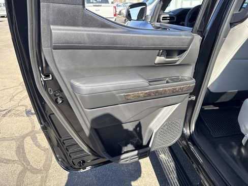 Used 2024 Toyota Tacoma Limited w/ Limited Package (LT) image 17