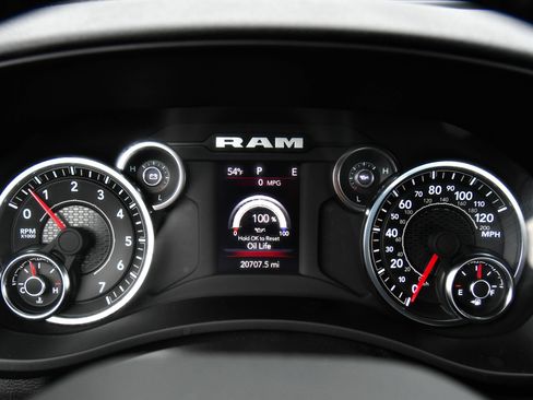 Used 2024 RAM 2500 Big Horn w/ Night Edition AWD/4WD image 34