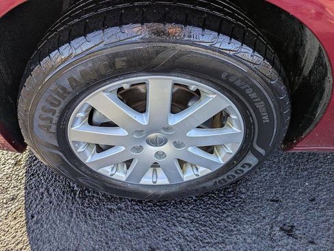 Used 2015 Chrysler Town & Country Touring w/ Driver Convenience Group image 9