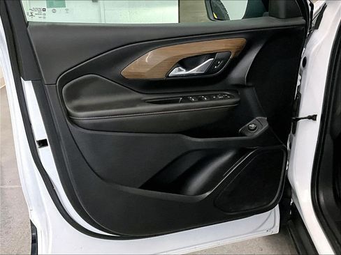 Used 2020 GMC Terrain SLE w/ Driver Convenience Package AWD/4WD image 9
