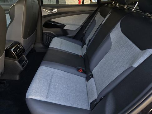 Certified 2023 Volkswagen ID.4 Pro image 11