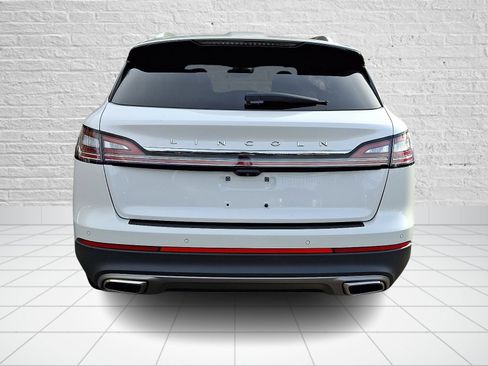Used 2023 Lincoln Nautilus Reserve image 5