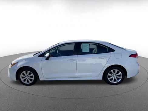 Used 2025 Toyota Corolla LE image 9