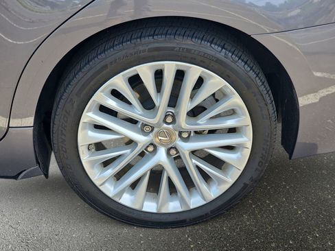 Used 2016 Lexus ES 350 w/ Luxury Package w/Wood Trim FWD image 36