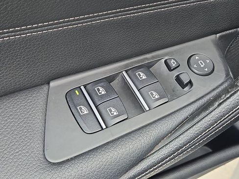 Used 2019 BMW 530i xDrive w/ Convenience Package image 30