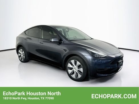 Used 2024 Tesla Model Y Long Range AWD/4WD image 1