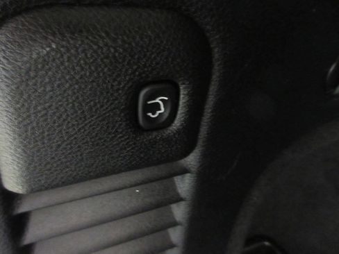 Used 2018 Jeep Grand Cherokee Limited AWD/4WD image 18