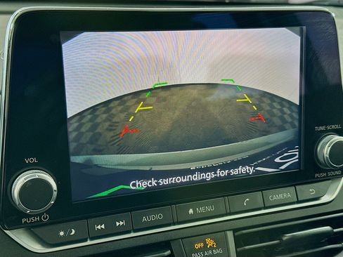 Used 2024 Nissan Altima 2.5 SV image 21