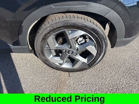 Used 2024 Hyundai Venue SEL image 44
