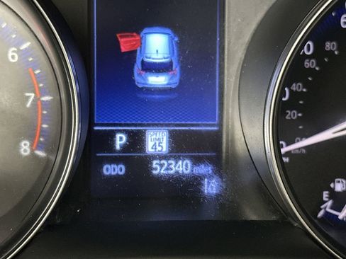 Used 2021 Toyota C-HR LE image 19