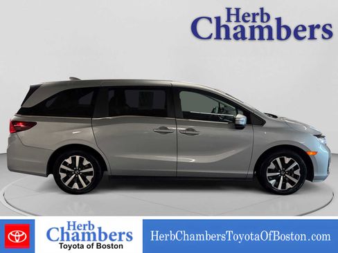 Used 2025 Honda Odyssey EX-L image 11