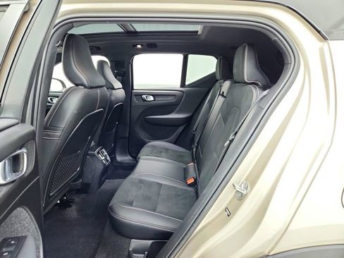 Used 2023 Volvo XC40 Recharge Ultimate w/ Protection Package Premier image 24