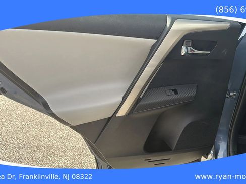Used 2014 Toyota RAV4 Limited w/ Technology Package image 24