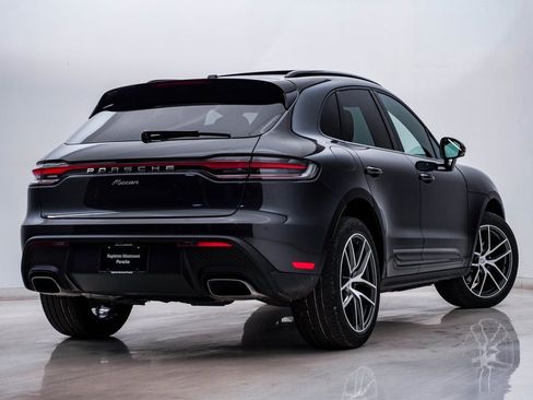 Certified 2025 Porsche Macan image 11