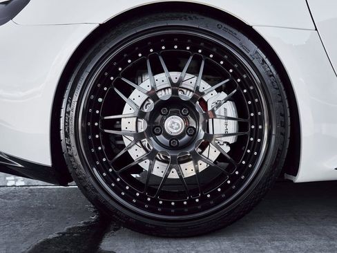 Used 2018 Mercedes-Benz AMG GT R image 34