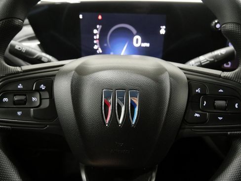 Used 2024 Buick Envista Preferred w/ Convenience II Package image 16