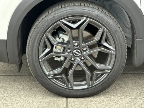 Used 2025 Nissan Kicks SR w/ Illumination Package AWD/4WD image 23