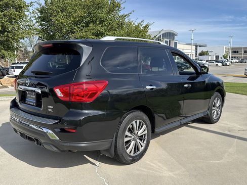 Used 2017 Nissan Pathfinder SL w/ SL Tech Package AWD/4WD image 5