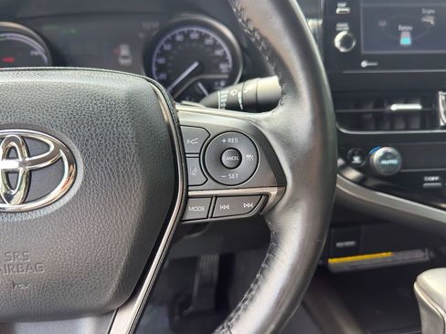 Used 2021 Toyota Camry XSE w/ Cold Weather Package image 18