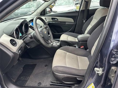 Used 2014 Chevrolet Cruze LS image 15
