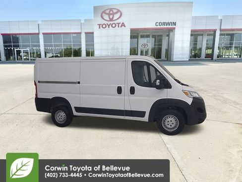 Used 2025 RAM ProMaster 2500 w/ Convenience Group FWD image 3