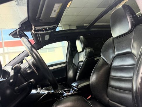 Used 2012 Porsche Cayenne Turbo AWD/4WD image 5