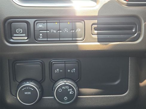 Used 2022 Chevrolet Tahoe LT RWD image 18