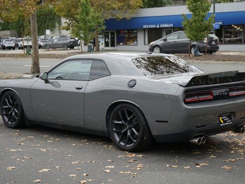 Used 2019 Dodge Challenger SXT w/ Blacktop Package image 11