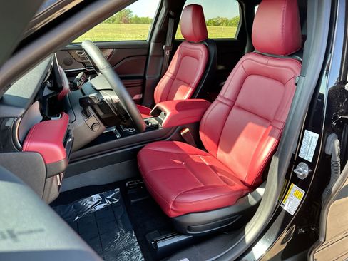 Used 2024 Lincoln Corsair Grand Touring w/ Equipment Group 301A image 17