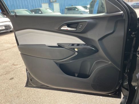 Used 2025 Chevrolet Trax LT image 18