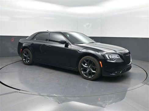 Used 2022 Chrysler 300 S image 36