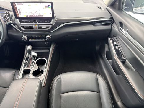 Used 2024 Nissan Altima 2.5 SR w/ SR Premium Package image 27