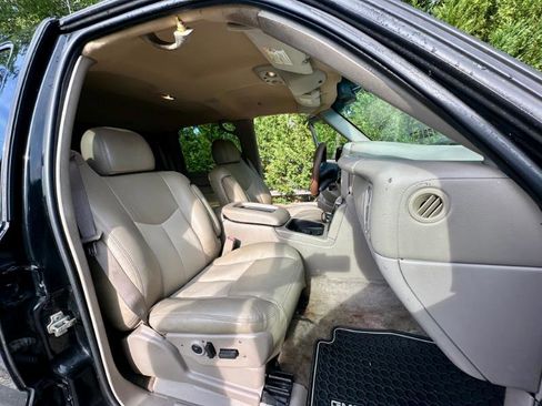 Used 2004 GMC Sierra 2500 SLT w/ Heavy-Duty Power Package image 6