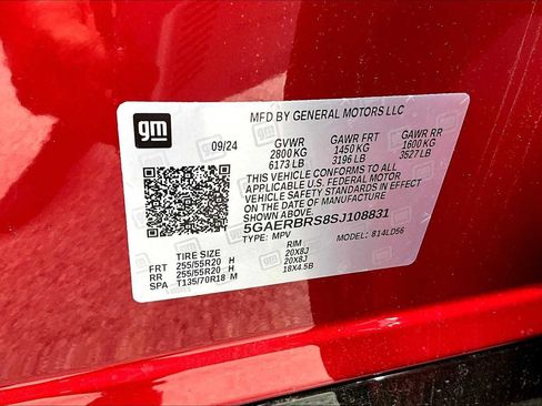 New 2025 Buick Enclave Sport Touring w/ LPO, Floor Liner Package FWD image 17