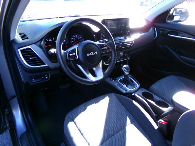 Used 2023 Kia Seltos LX AWD/4WD image 14