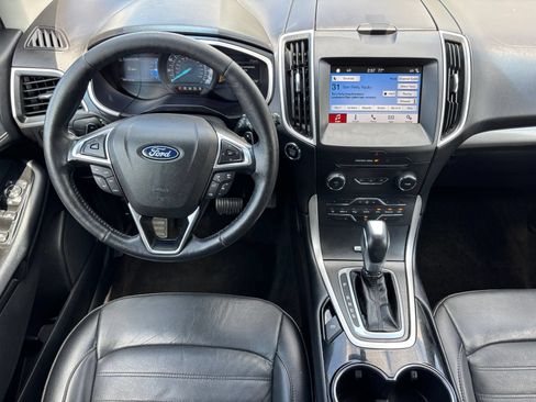 Used 2018 Ford Edge SEL w/ Equipment Group 201A AWD/4WD image 17