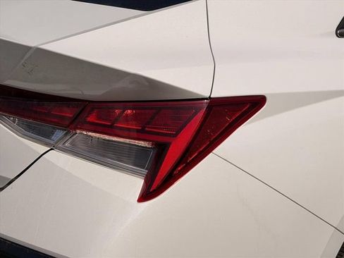 Used 2024 Hyundai Elantra SEL w/ Convenience Package FWD image 17