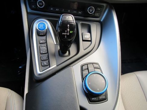 Used 2014 BMW i8 image 27