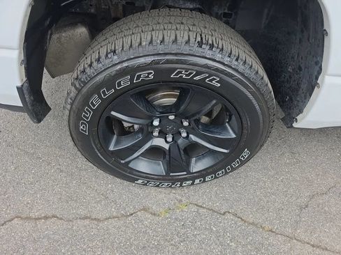 Used 2020 RAM 1500 Big Horn AWD/4WD image 15
