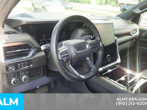Used 2025 GMC Yukon XL Denali AWD/4WD image 16