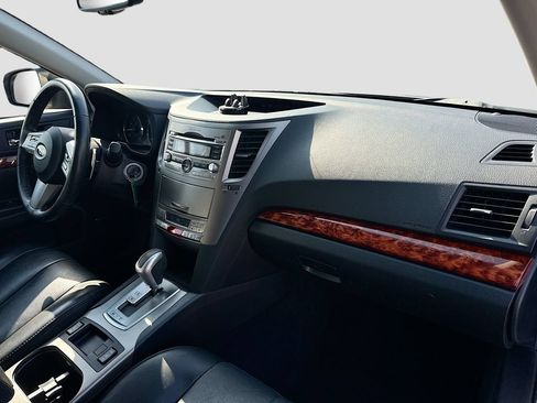 Used 2010 Subaru Outback 3.6R Limited AWD/4WD image 32