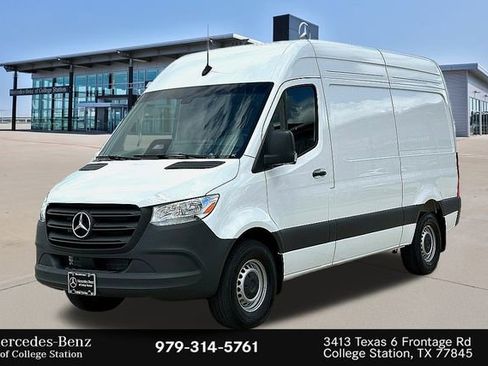 Used 2025 Mercedes-Benz Sprinter 2500 image 5