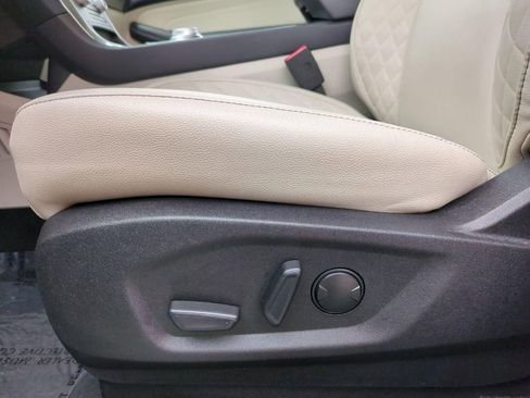 Used 2023 Ford Edge Titanium AWD/4WD image 13