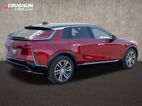 New 2025 Cadillac Lyriq Luxury w/ LPO, Floor Liner Package image 8