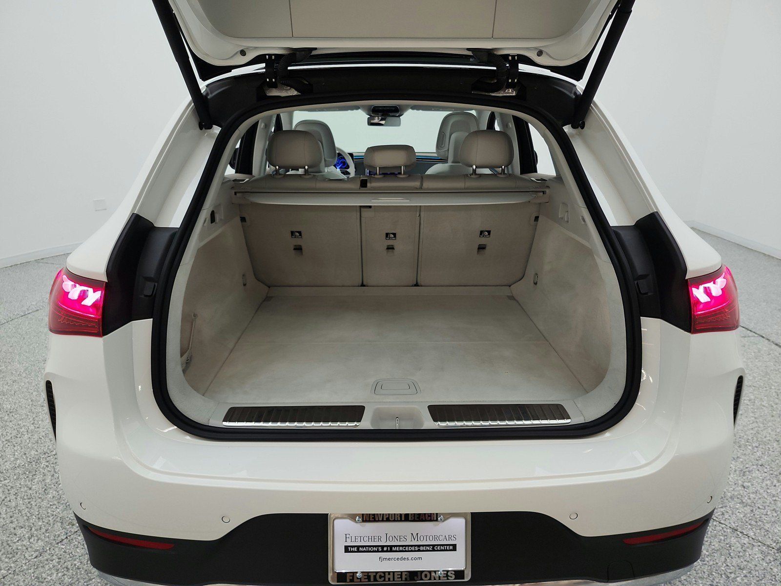 Used 2023 Mercedes-Benz EQE 350+ 4MATIC SUV image 17