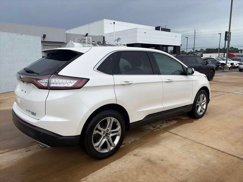 Used 2015 Ford Edge Titanium w/ Technology Package FWD image 4